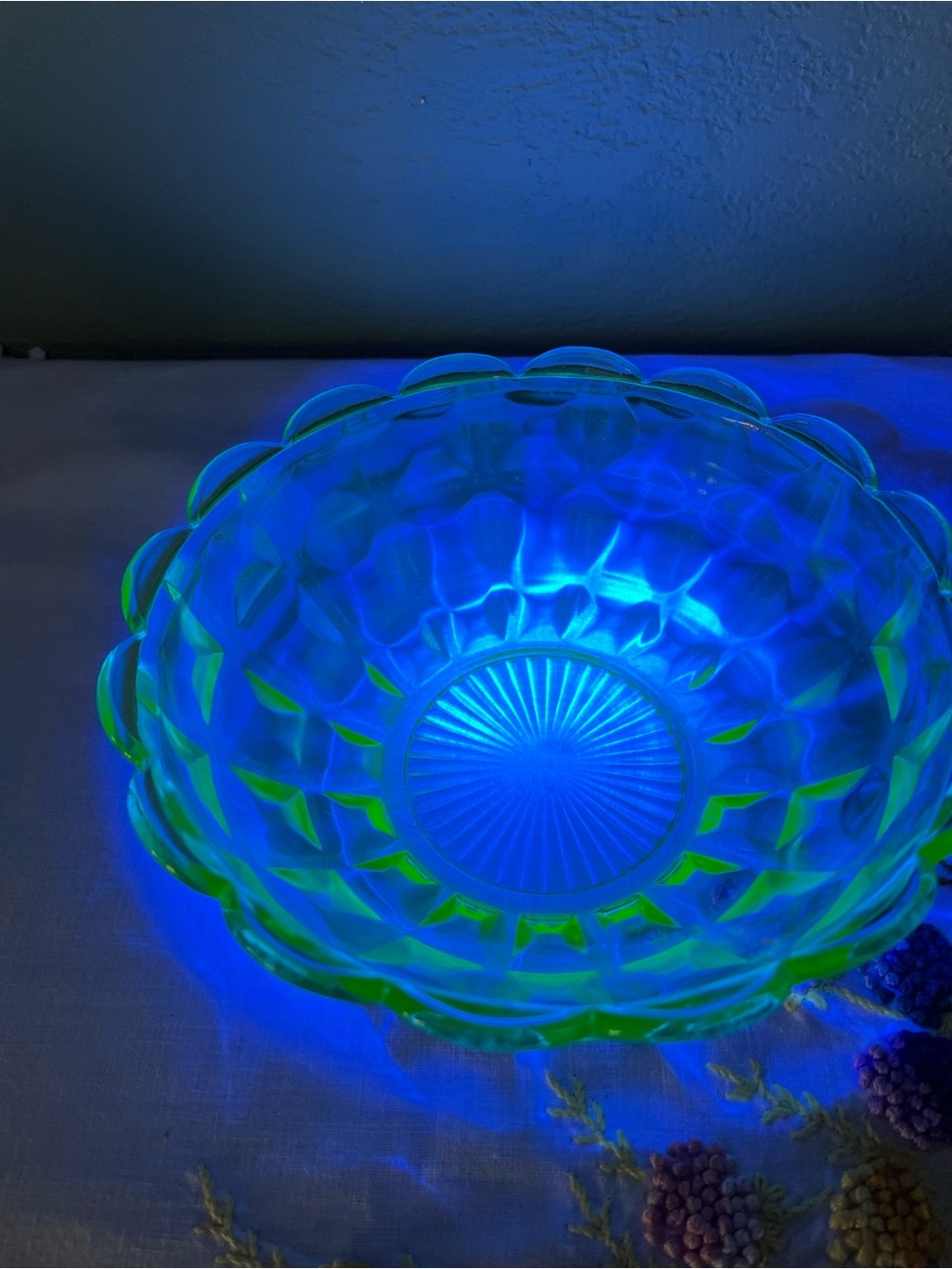 Jeannette Cubist Uranium Depression Glass Bowl 7-3/4”